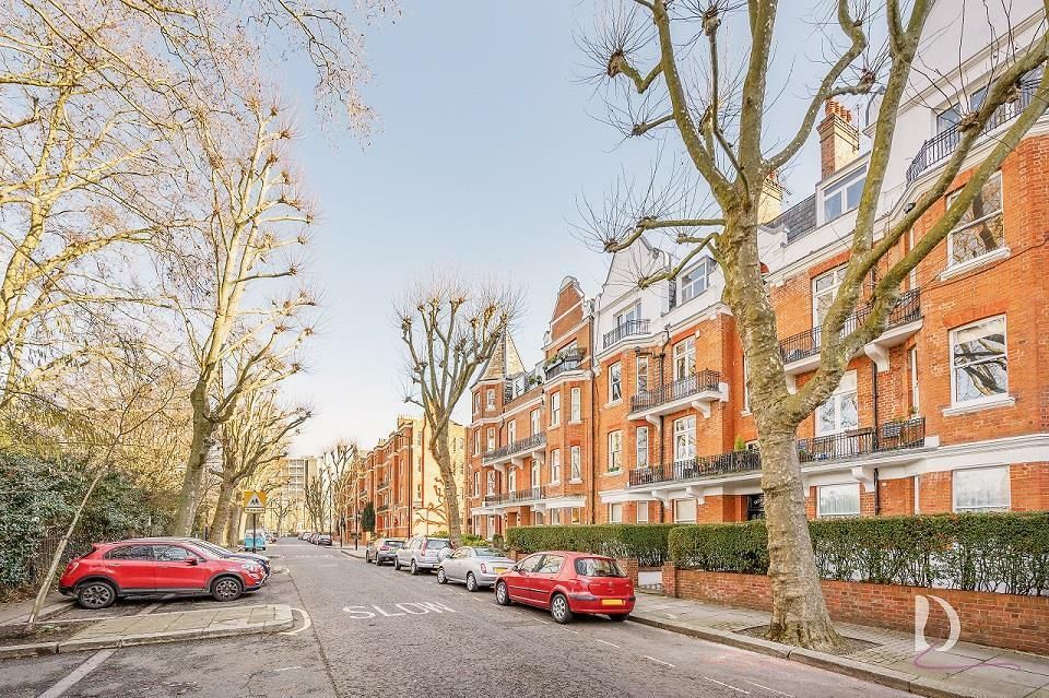 4 bedroom flat for sale