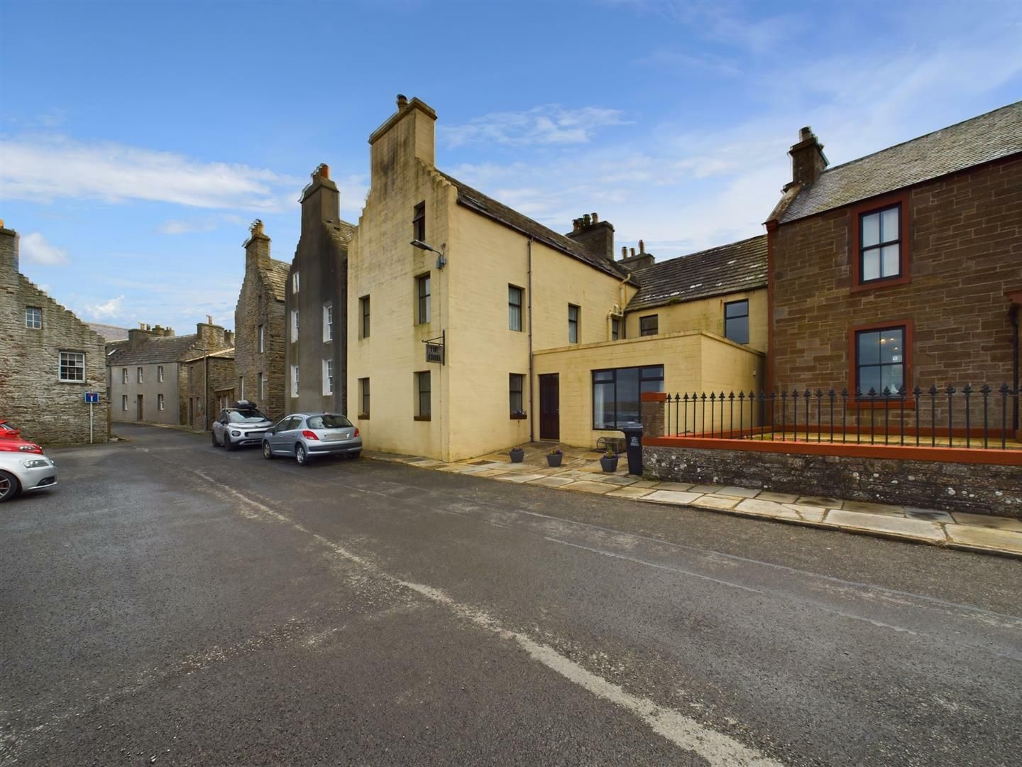 5 bedroom property for sale