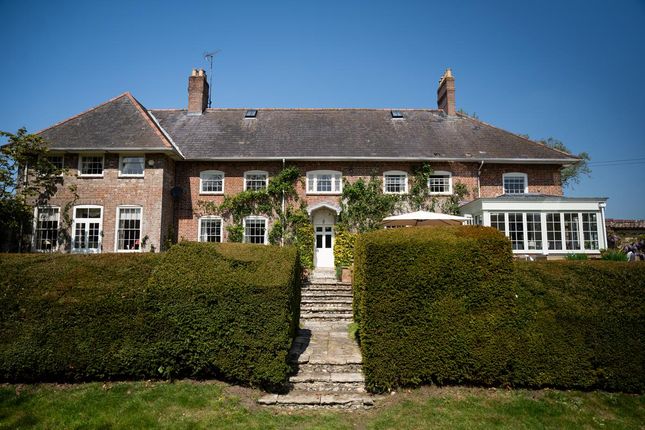 8 bedroom country house for sale