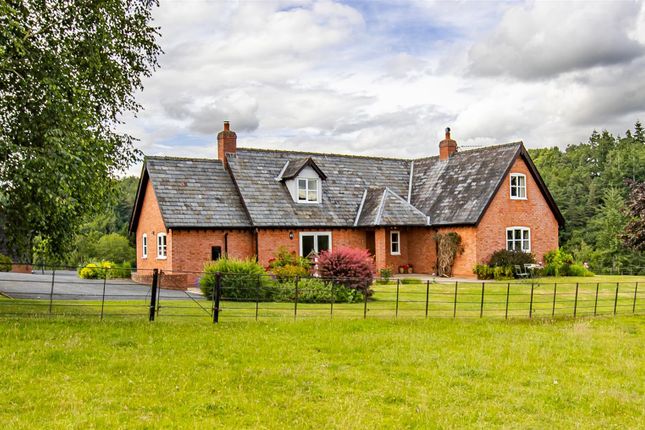 4 bed country house