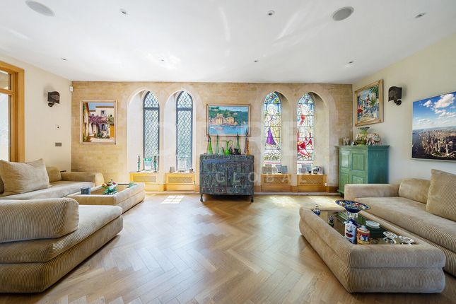 3 bedroom maisonette for sale