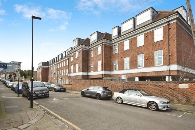 Glenhurst Road, Brentford 1 bed flat for sale