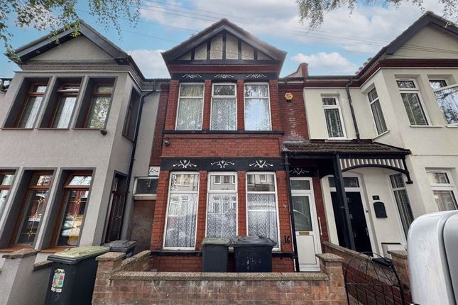 Claremont Road, Luton 3 bed terraced house for sale