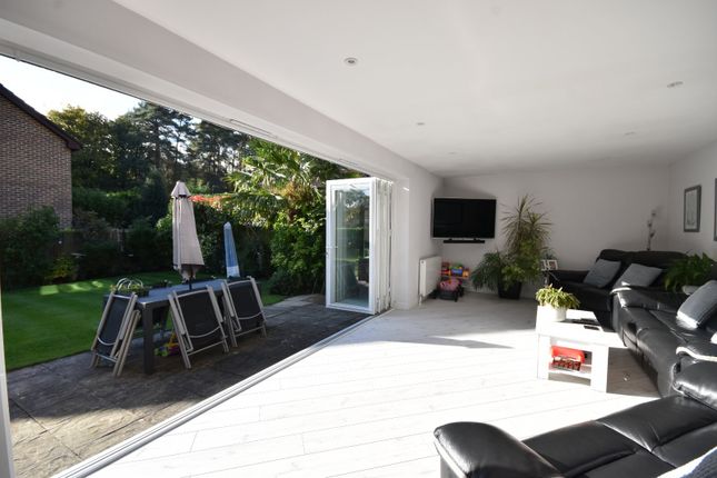Copthorne, RH10 5 bed detached house for sale