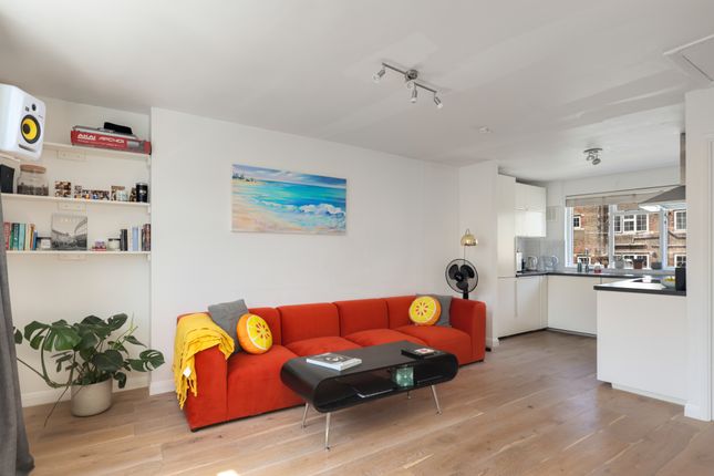 Bethnal Green Road, London E2 2 bed maisonette for sale