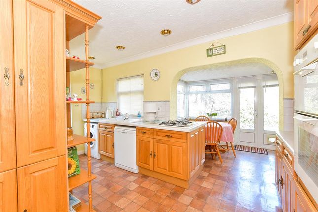 Robins Drive, Bognor Regis, West Sussex 3 bed chalet for sale