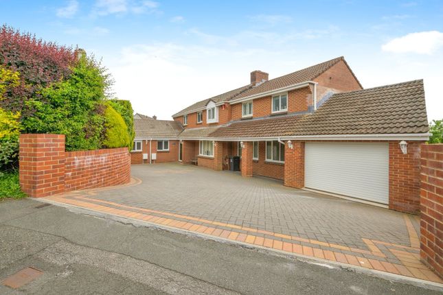 The Heathers, Plymouth PL6 5 bed detached house for sale