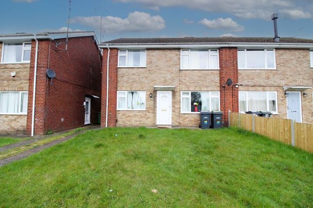 Canterbury Close, Luton 2 bed ground floor maisonette for sale