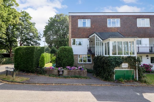 Mulberry Close, Horsham 2 bed maisonette for sale