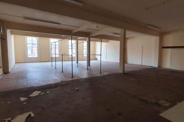 20 bed flat
