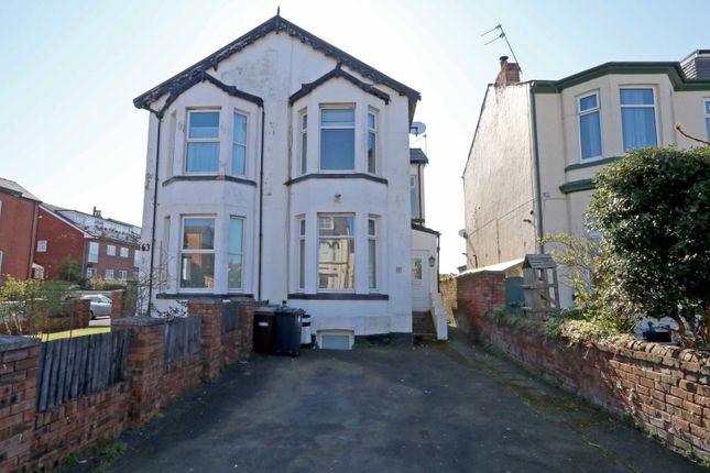 Avondale Road, Southport PR9 3 bed semi