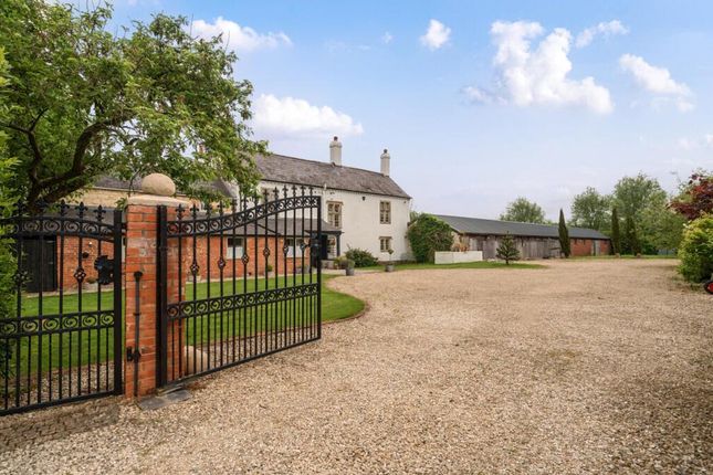 6 bed detached house