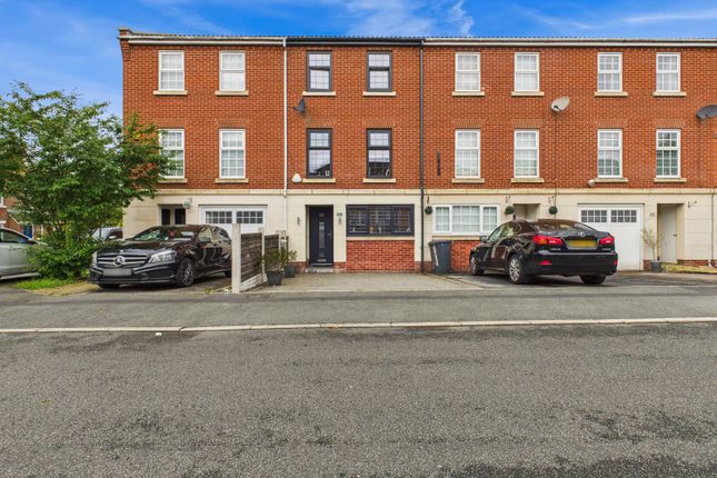 Newbold Close, Dukinfield, SK16 4SP 4 bed townhouse for sale