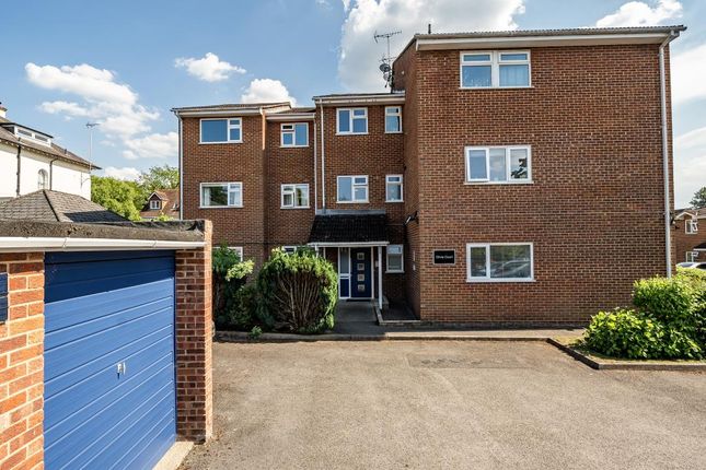 Wokingham,  Berkshire,  RG41 2 bed flat for sale