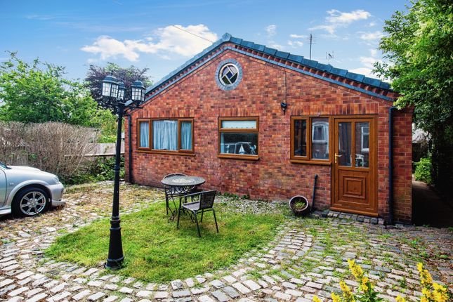 5 bedroom semi-detached house for sale