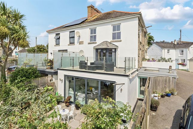 4 bedroom end of terrace house for sale