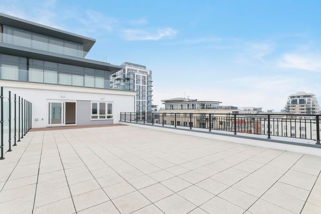 Goldhawk House, Beaufort Square... 3 bed flat for sale