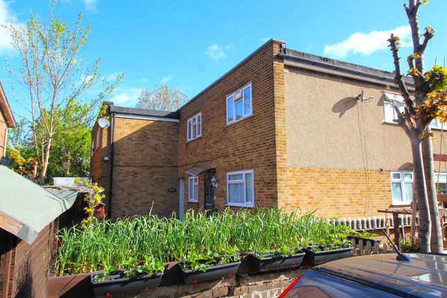 Rainham RM13 2 bed flat for sale