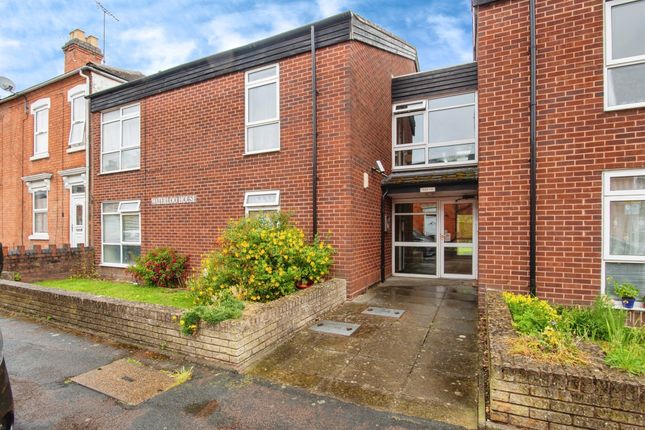 1 bedroom ground floor flat for sale