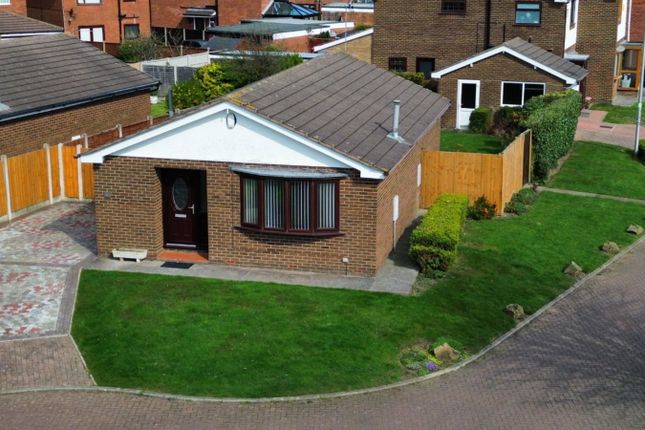 Bowgreave Close, Blackpool FY4 2 bed detached bungalow for sale