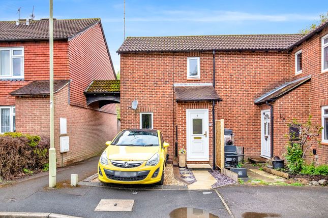 Grafton Close, Whitehill, GU35 2 bed semi