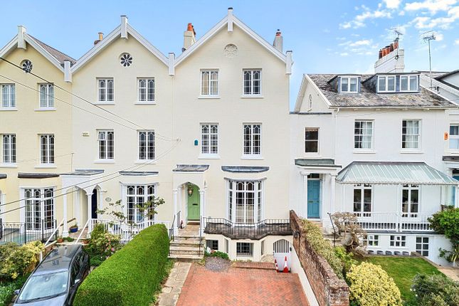5 bedroom semi-detached house for sale
