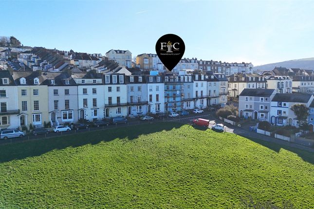 6 bedroom terraced house for sale