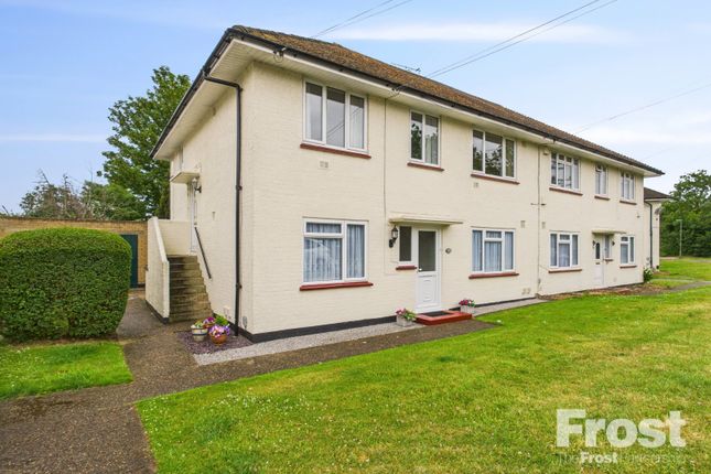Park Road, Stanwell Village... 2 bed maisonette for sale