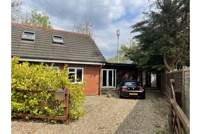 2 bedroom detached house for sale