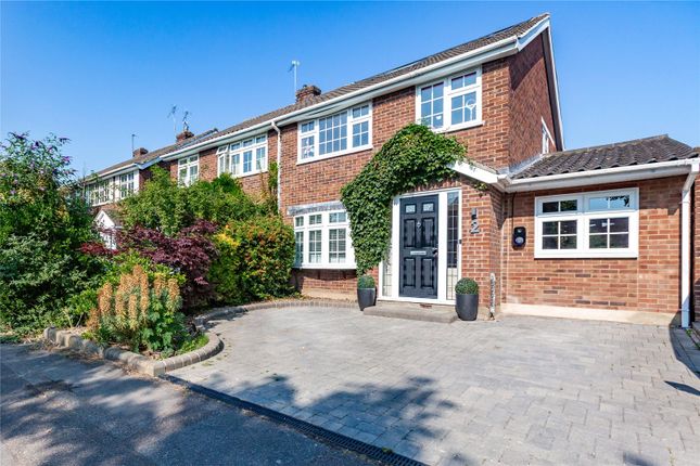 Berkeley Drive, Hornchurch, RM11 4 bed semi