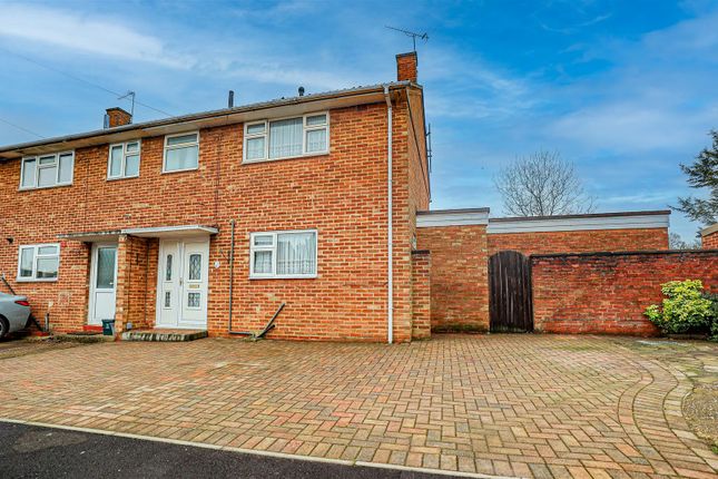 Ellingham Close, Hemel Hempstead, HP2 3 bed semi