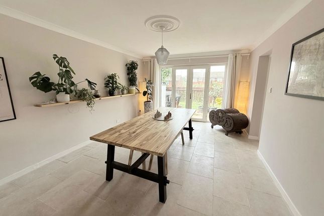 Bennett Way, Dartford DA2 4 bed end of terrace house for sale
