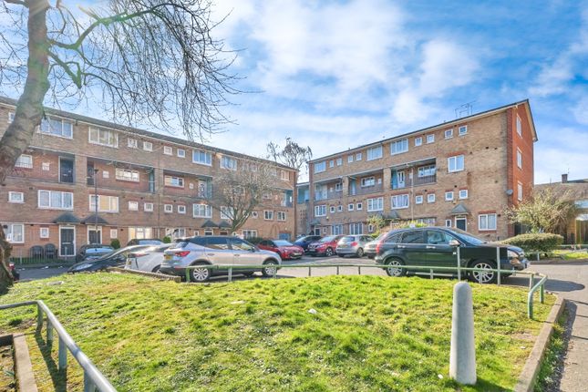 3 bedroom maisonette for sale