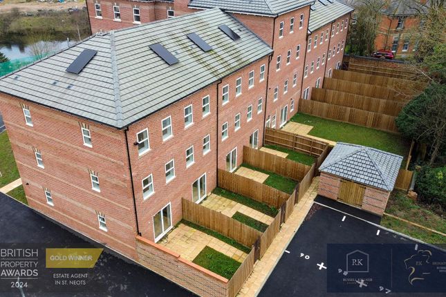 4 bedroom terraced house for sale