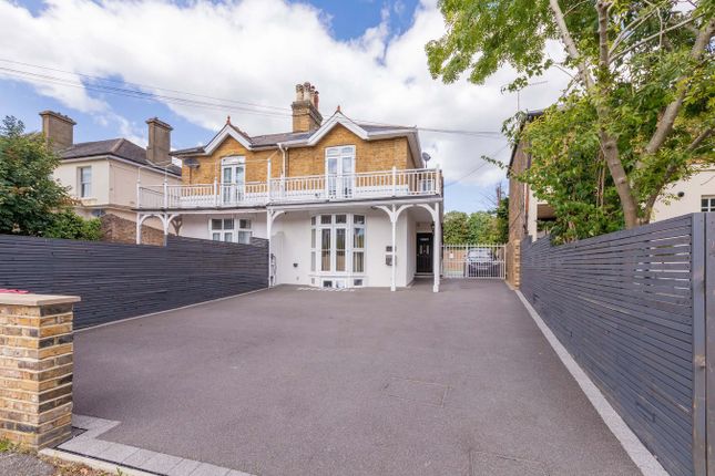 5 bedroom semi-detached house for sale
