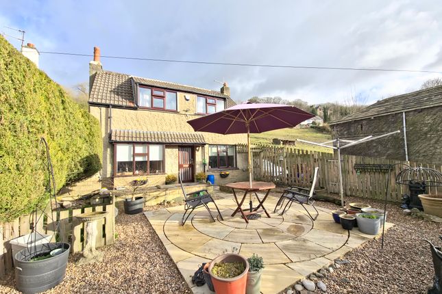 Hermit Hole, Keighley BD21 3 bed link detached house for sale
