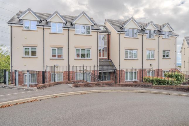 Bryn Henllys View, Cwmbran NP44 2 bed flat for sale