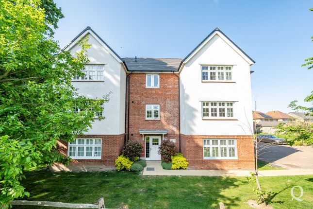 Broadclough Way, Maidstone, Kent, ME17 2 bed apartment for sale