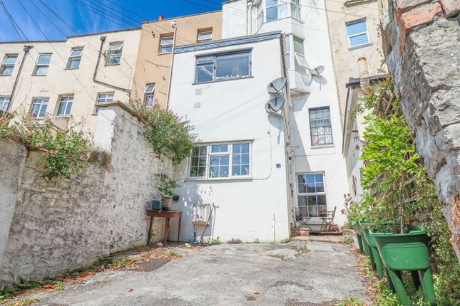Raglan Place, Close To Sea Front