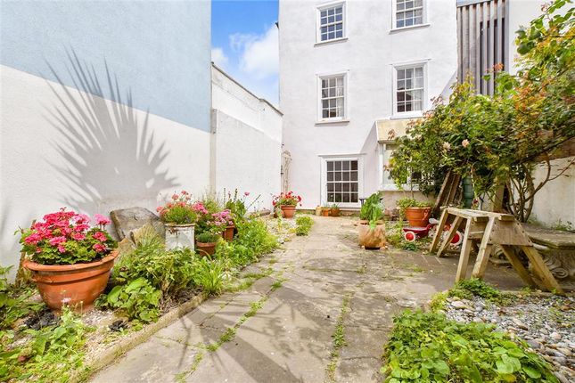 4 bed detached house