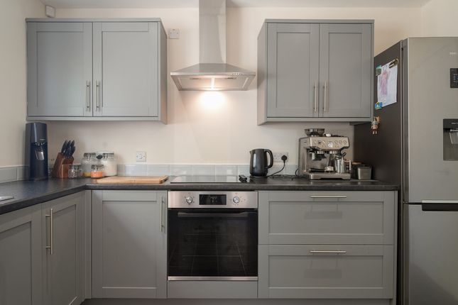 Holmes Carr Crescent, Rossington, DN11 3 bed end of terrace house for sale