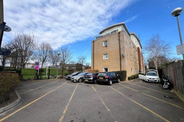 Chamberlain Close, Ilford 1 bed flat for sale