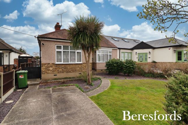 Moor Lane, Upminster, RM14 2 bed bungalow for sale