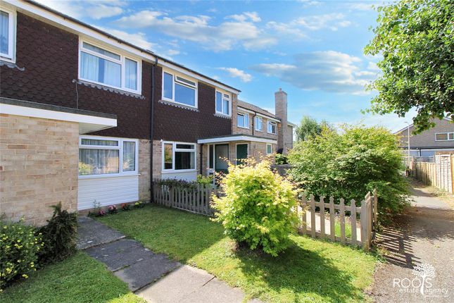 Villiers Walk, Wash Common RG14 3 bed terraced house for sale