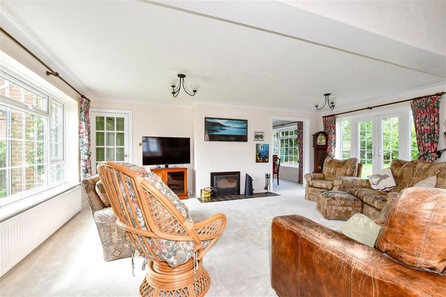 4 bed detached house