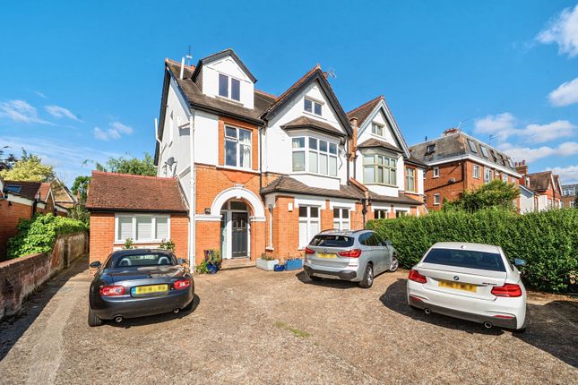 Richmond Road, Kingston Upon Thames, KT2 2 bed flat for sale