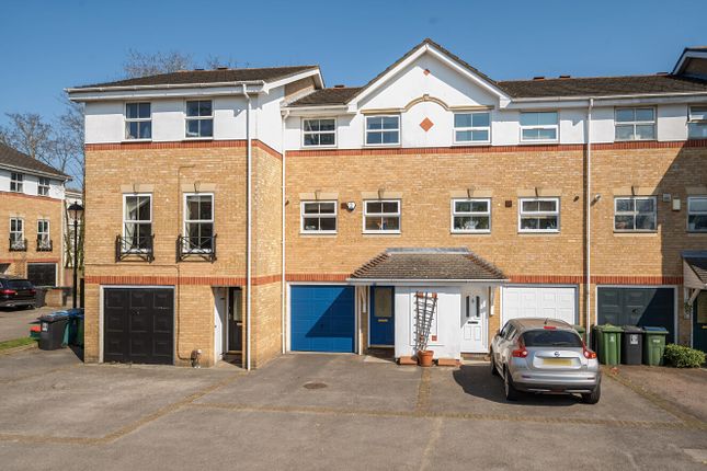 Ladys Close, Watford WD18 0WA 3 bed townhouse for sale