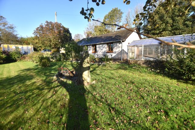 Glynarthen, Llandysul SA44 3 bed property with land for sale