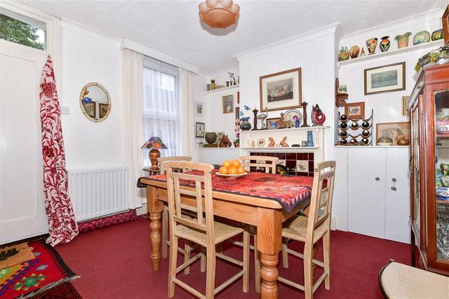 Eastgate Terrace, Rochester, Kent 2 bed end of terrace house for sale