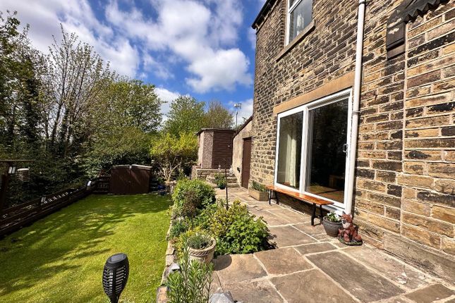 Longwood Road, Huddersfield 3 bed terraced house for sale
